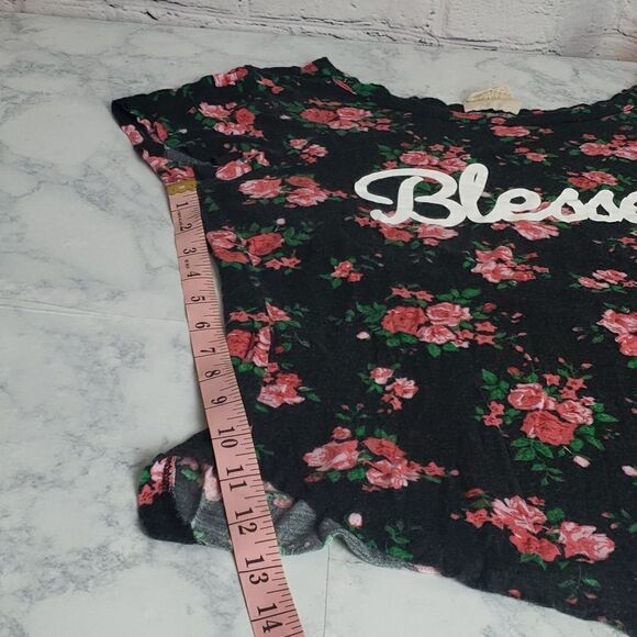 Day Trippin' Blessed Floral Shirt - Picture 5 of 9